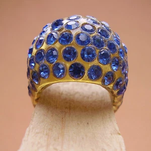 1958 / Anello Rotondo Resina Zirconi Da Strass Blu / T.53 - Foto 1 di 2