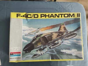 Monogram 1/72 Scale F-4C/D Phantom II SEALED INSIDE. - Picture 1 of 4