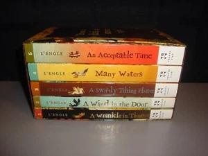 The Wrinkle in Time Quintet Series Book Lot 1-5 Box set Madeleine L Engle Class - Imagen 1 de 6