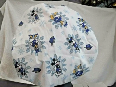 Bouffant surgical scrub hat cap white blue snowflakes winter mickey minnie daisy - Image 1 of 2