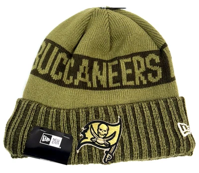 NEW ERA Tampa Bay Buccaneers NFL NE 2025 Salute To Service Cuffed Knit Hat~ Green
