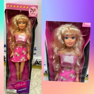 DolGenCorp Inc, Michelle 11,5" bambola alla moda pieghevole nuova con scatola - Foto 1 di 7