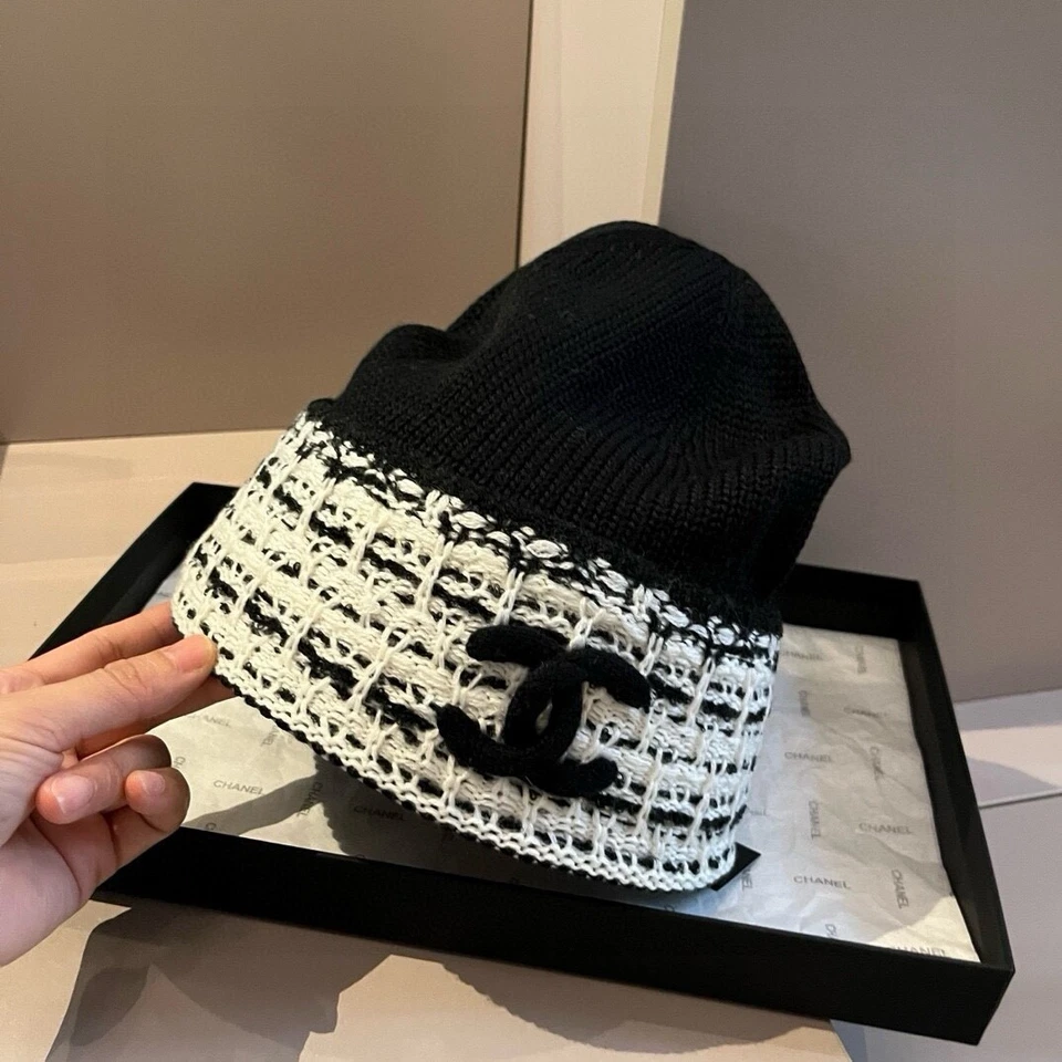 Nuevo gorro de cachemir blanco clásico con puños tejido gorra BLANCO Y NEGRO 2024 Foto 1 de 4