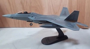 para HM para avión Lockheed F-22A Raptor Bay County 05102 325 AK 302 FS 1/72 - Imagen 1 de 8