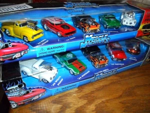 2 LOT 2001 Maisto Muscle Machine Christmas Exclusive 5 Packs 1/64 Diecast Cars - Picture 1 of 4