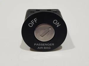 KIA RIO 2010 DASHBOARD PASSENGER AIRBAG ON OFF SWITCH BUTTON 378090 / 2005-11 - Picture 1 of 7