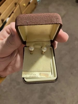 Aretes de perlas 1/20 12 quilates GF con postes de oro de 14 quilates Foto 1 de 4