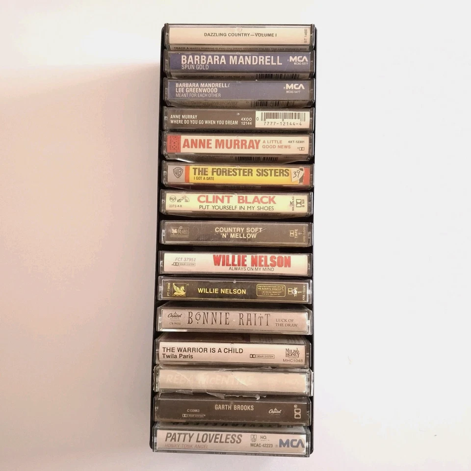 Лот из 15 кассет кантри Реба Гарт Брукс Мандрелл Бонни Вилли с чехлом - Изображение 1 из 1