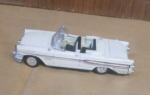 Collectible 1957 Pontiac Bonneville Diecast Car 1:43 Scale - Picture 1 of 6