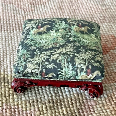 Dollhouse Miniature Hunt Fabric Bench Stool Ottoman Seat Mahogany Base 2080 - Image 1 of 4