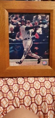 Imagen firmada y certificada de Mike Lowell  Foto 1 de 4