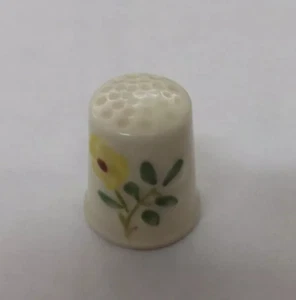 BELLEEK GOLD MARK CHINA THIMBLE HAND DECORATED FLOWERS 2.5CMS (2178) - Picture 1 of 7