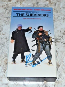 THE SURVIVORS VHS MOVIE Autografato ROBIN WILLIAMS in ASHEVILLE, NC - Foto 1 di 2