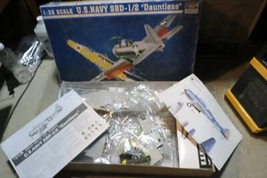 1/32 TRUMPETER DAUNTLESS SBD-1/2 KIT-#02241 - Picture 1 of 6