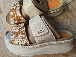 HEY DUDE Delray Platform Animal Shimmer Adj Strap Slide Tan/Beige/Multi 9M - Picture 1 of 22