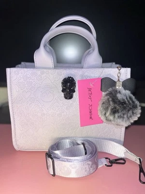 Новый с Ярлыками Betsey Johnson череп выбитый сумка с короткими ручками сиреневые черепа цветы XOX редкая - Изображение 1 из 4