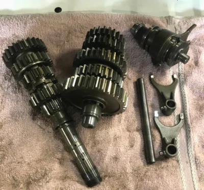 05 Suzuki s83 Boulevard INTRUDER VS1400 TRANSMISIÓN ENGRANAJES HORQUILLAS Y TAMBOR Foto 1 de 4