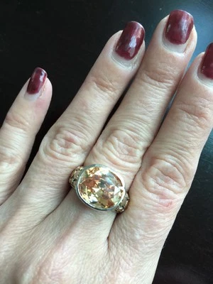 NUEVO "inspirado en el diseñador" Topacio Ovalado Circonita cúbica Anillo Martillado 2 Tonos Detalle Talla 8 Foto 1 de 4