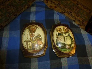 Vintage Hummel Stil Decoupage Holz Kamee Plakette Wandbehang Wandleuchter 2er Set Sehr guter Zustand - Bild 1 von 5