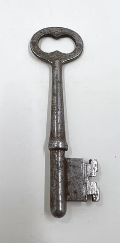 Antique Fancy Ornate Barrel Metal Steel Skeleton Key 2.75” Cover