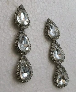 Woman's Romantic Drop Dangle Earrings Pierced Articulating Rhinestones Brides  - Bild 1 von 7
