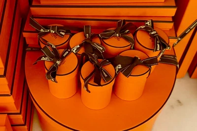 Auténtico Hermes Twilly Corazón o Caja Vacía Redonda - Se envía desde EE. UU. Foto 1 de 4