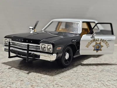 Greenlight Hot Pursuit 1974 Dodge Monaco Ca. Hwy. Patrol 1:24 Diecast Series 1 - Image 1 of 4