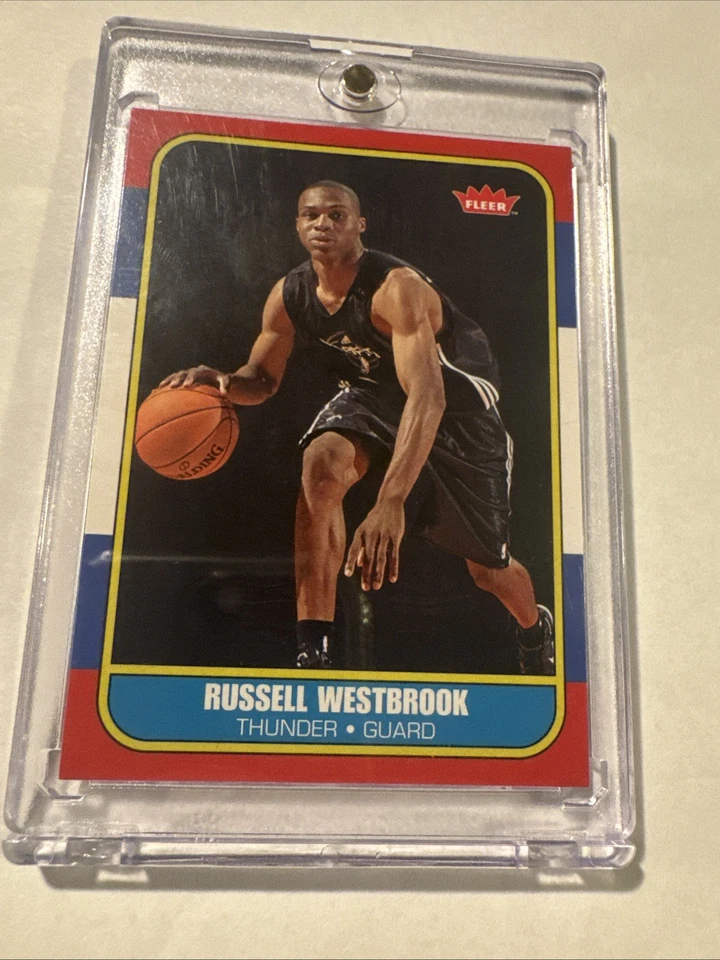 2008-09 Fleer Russell Westbrook #86R-166 状况完好 10 级 — 第 1/2 张图片