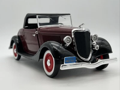 Ford V8 1/19 Solido - Photo 1/4