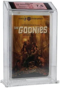1994 Clamshell The Goonies COMPLETE CIB Graded VHS Tape Beckett 7.5 EX BGS  1985 - Picture 1 of 7