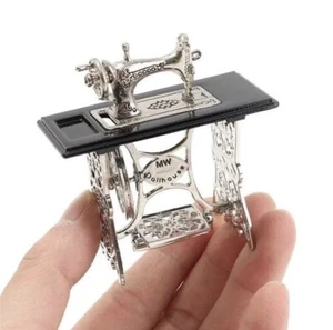 Miniatire Vintage Sewing Mashine - Picture 1 of 5