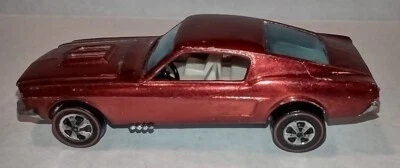 Mustang Hong Kong personalizado vintage Mattel Hot Wheels Redline. Rojo rubí, blanco interior Foto 1 de 4