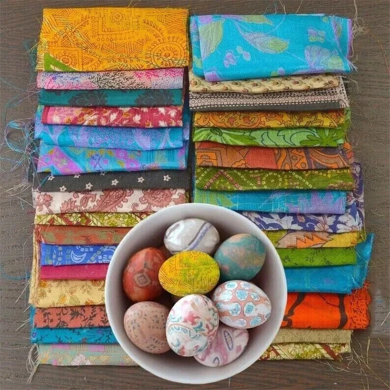 Retalhos/tecido indiano vintage 25 peças de sari de seda reciclada 8"X8" - Imagem 1 de 4