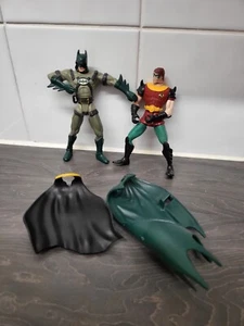 Vintage Batman Robin Figure 1995 Swappable Cloaks collectable DC comics - Picture 1 of 14