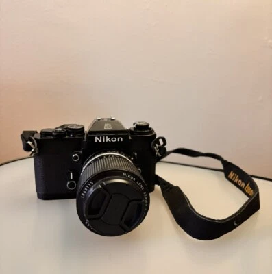 Cámara fotográfica Nikon EL2 cuerpo negro SLR 35 mm con lente Nikon serie e 36-72 mm f/3,5 Foto 1 de 4
