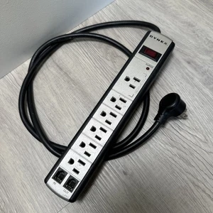 Dynex Home Office Surge TE6050 Surge Suppressor/Protector - Picture 1 of 4