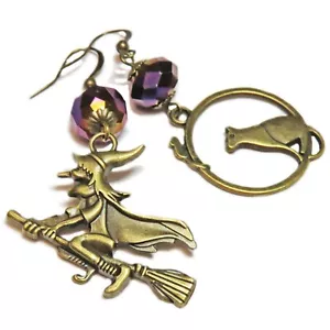 Pendientes antiguos de cuentas de vidrio púrpura y bruja de Halloween en tono dorado de SoniaMcD - Imagen 1 de 9
