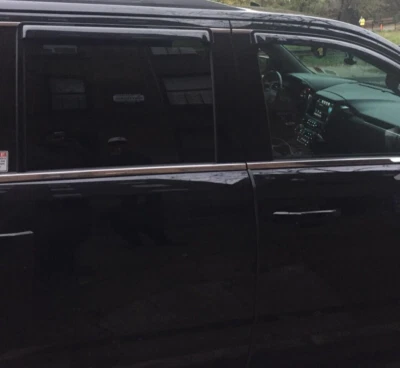 Protectores de lluvia con cinta AVS 3M viseras de ventilación pantalla para 15-20 GMC Yukon XL y Suburban Foto 1 de 2