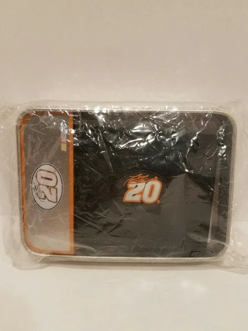 DANBURY #20 JGR TONY STEWART NASCAR NYLON TRIFOLD WALLET IN NICE TIN Cover