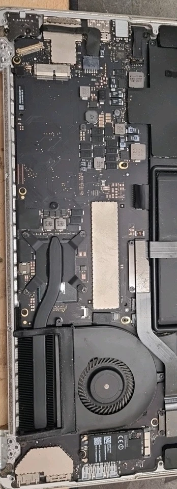 Apple MacBook Pro 13 A1502 Logic Board Motherboard 2014 - Image 1 of 1