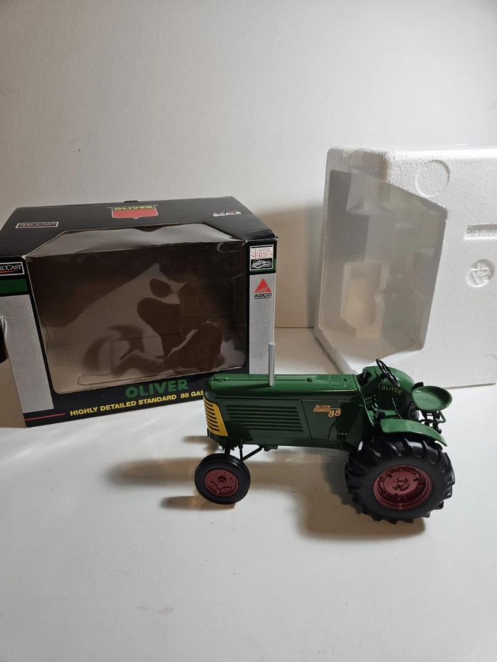 1/16 Oliver Standard 88 Gas Tractor SpecCast 2008 Highly Detailed - Image 1 of 4