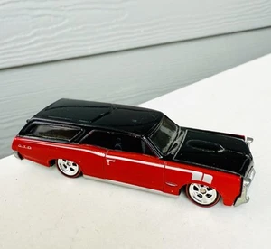 Hot Wheels Boulevard 2011 Big Hits Pontiac GTO Wagon Real Riders Red/Black - Picture 1 of 8