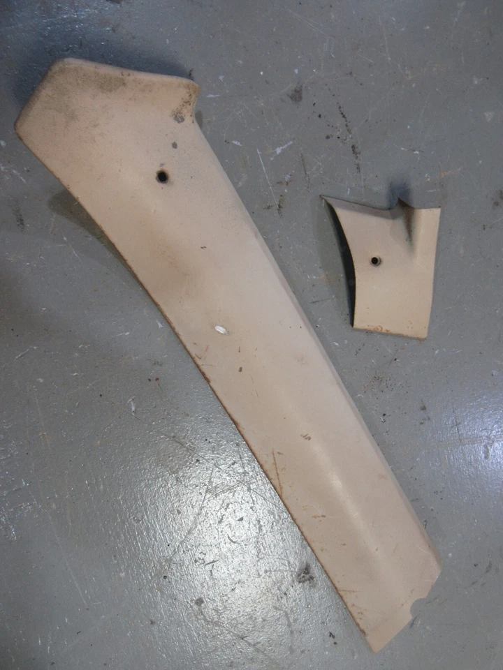 1965 年福特乡村轿车后门后柱装饰内饰 DR — 第 1/2 张图片