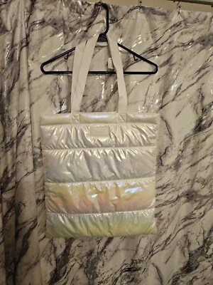 Bolso de Mano Bath And Body Works Iridiscente Black Friday 2023 Nuevo con Etiquetas Solo Perfecto REGALO Foto 1 de 4