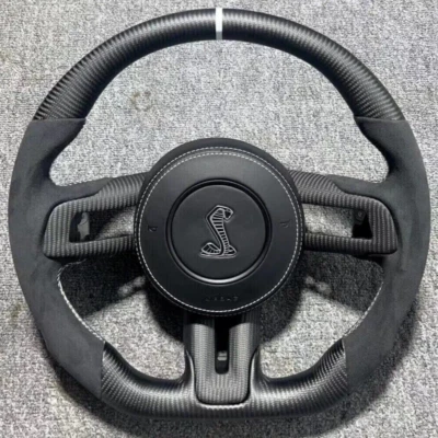 Volante Ford Mustang 2021 de fibra de carbono - mate - Alcántara - plano Foto 1 de 2