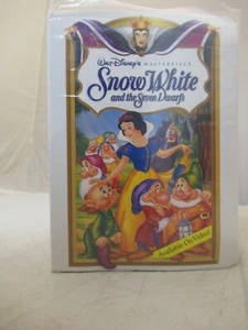 1995 McDonalds Happy Meal Disney Masterpiece Snow White in Case Sealed ! - Picture 1 of 3