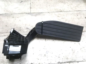 PETERBILT / PACCAR THROTTLE ACCELERATION PEDAL D21-6034-300 - Picture 1 of 6