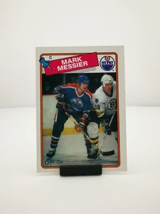 1988-89 O-Pee-Chee Mark Messier Edmonton Oilers #93 EX-NM - Picture 1 of 10
