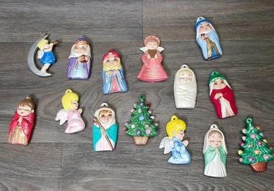 Lote de 14 enfeites de presépio de cerâmica vintage pintados à mão árvore anjo bebê Jesus anos 80 - Imagem 1 de 4