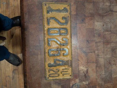 1920 illinois license plate original paint - Image 1 of 4